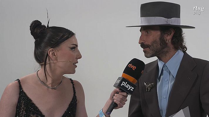 Premios Goya 2023: Entrevista en el backstage a Leiva tras ganar el Goya