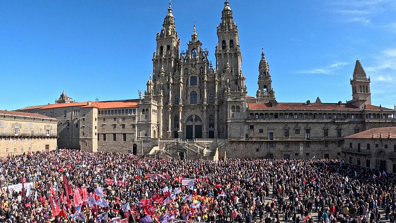 Santiago de Compostela clama contra "desmantelamiento" de la sanidad pública