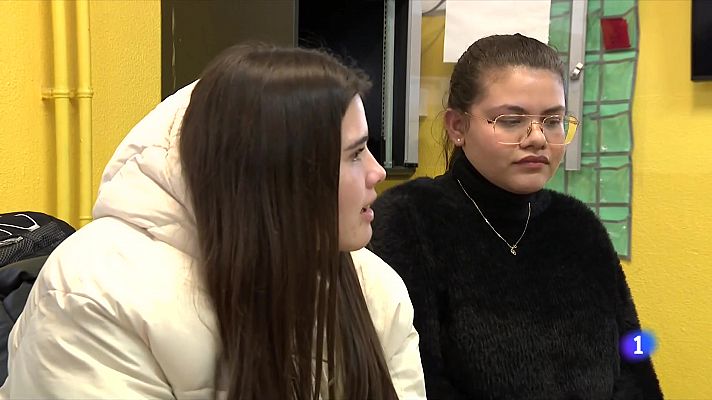 L'Informatiu - Els joves cada cop creuen menys en l'amor romàntic