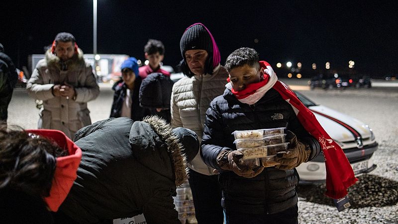 "El alimento siempre está, lo que se rompen son las infraestructuras", el chef José Andrés reparte en Turquía comidas con su ONG