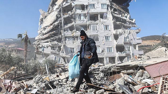 La fase de rescate da paso a la de asistir a los supervivientes del terremoto en Turquía y Siria