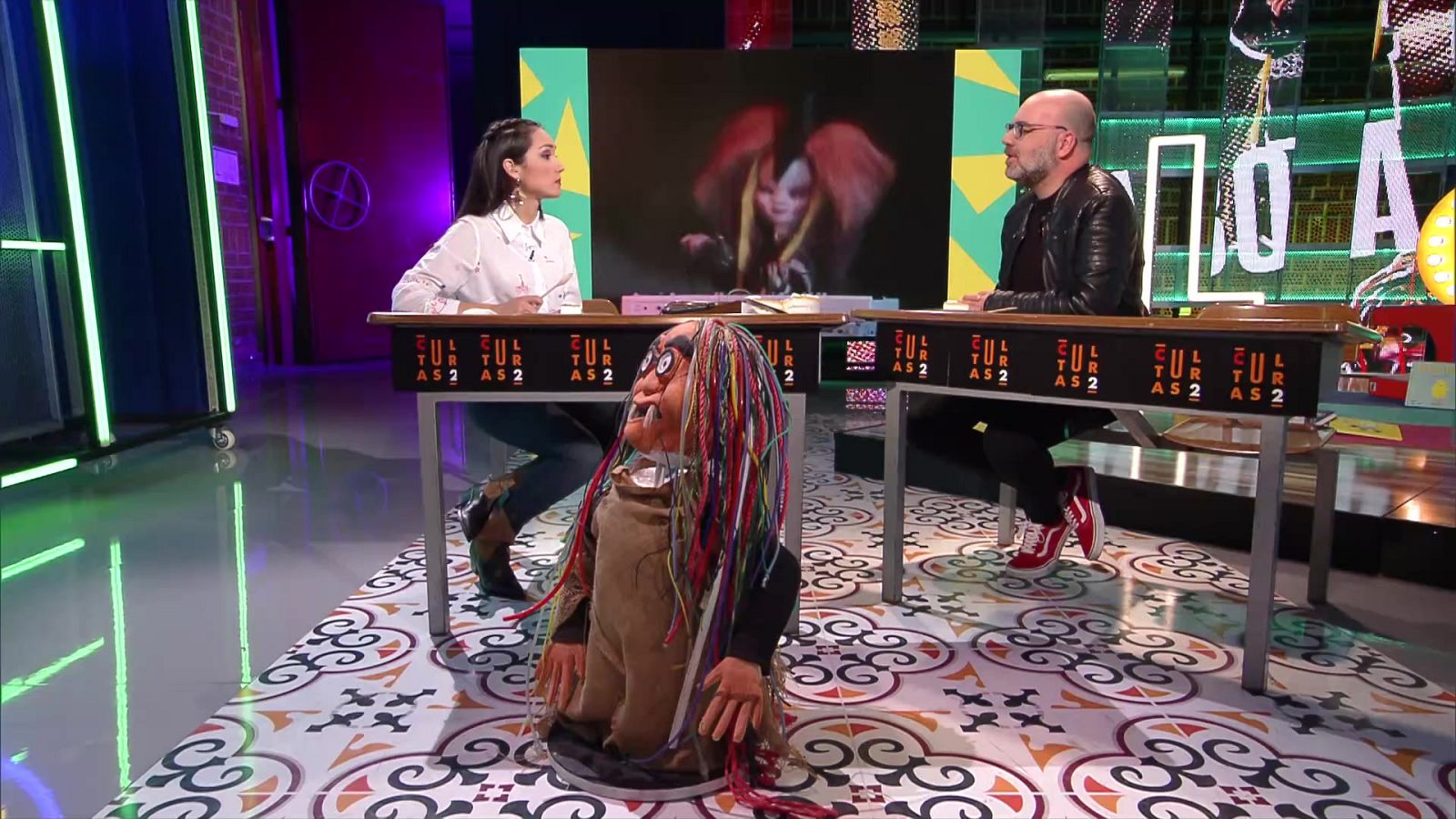 Culturas 2 - Imaginamos con La bola de cristal, con libros para niños y con Tintín - ver ahora