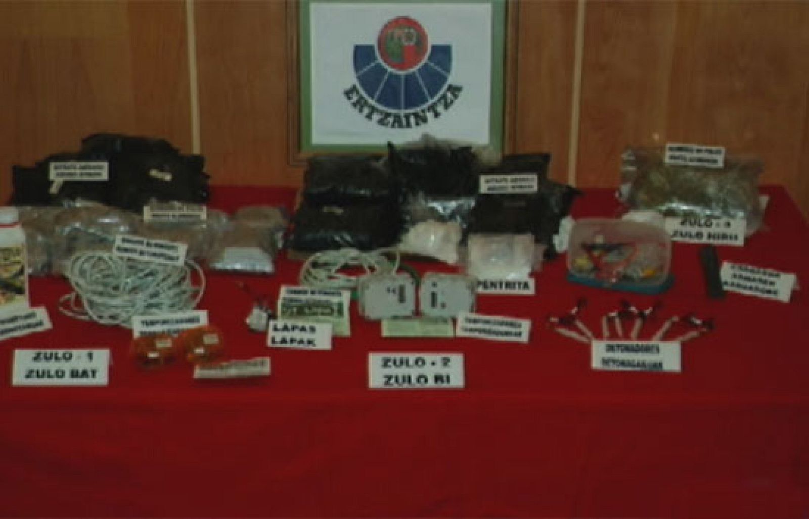 La Ertzaintza encuentra dos zulos de ETA | Ver