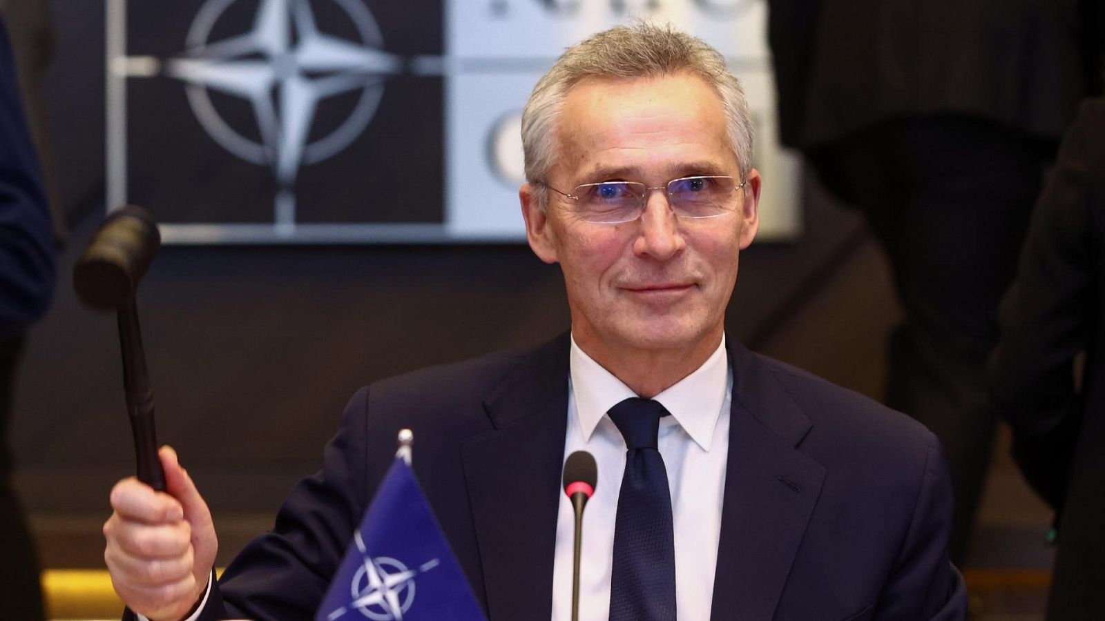 La OTAN evita debatir el envío de cazas a Ucrania | Ver