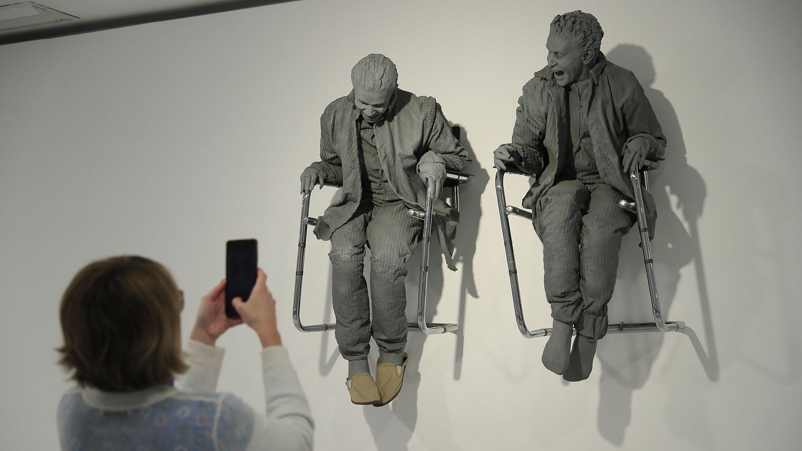 El universo Juan Muñoz, una exposición sobre la incomunicación