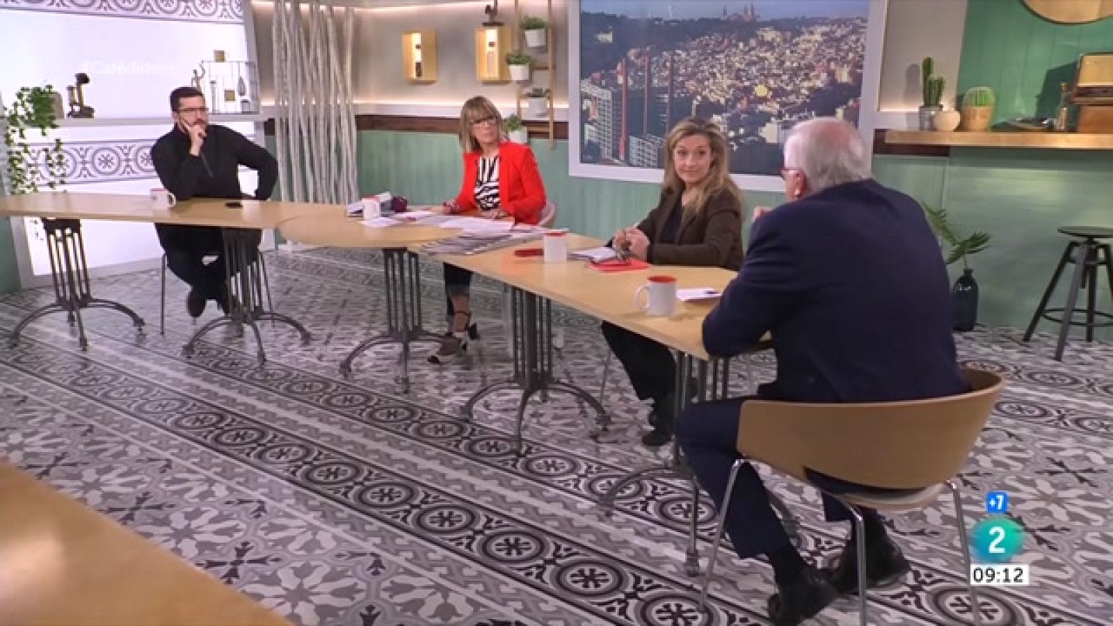 Josep Rius, una pista de l'aeroport sobre el mar i 'Bailar la locura'