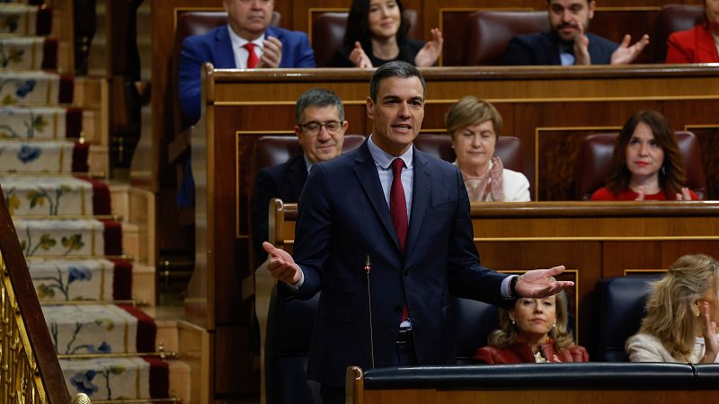 Sánchez y el PP se lanzan duros reproches en el Congreso por la ley 'sólo sí es sí' y la Sanidad