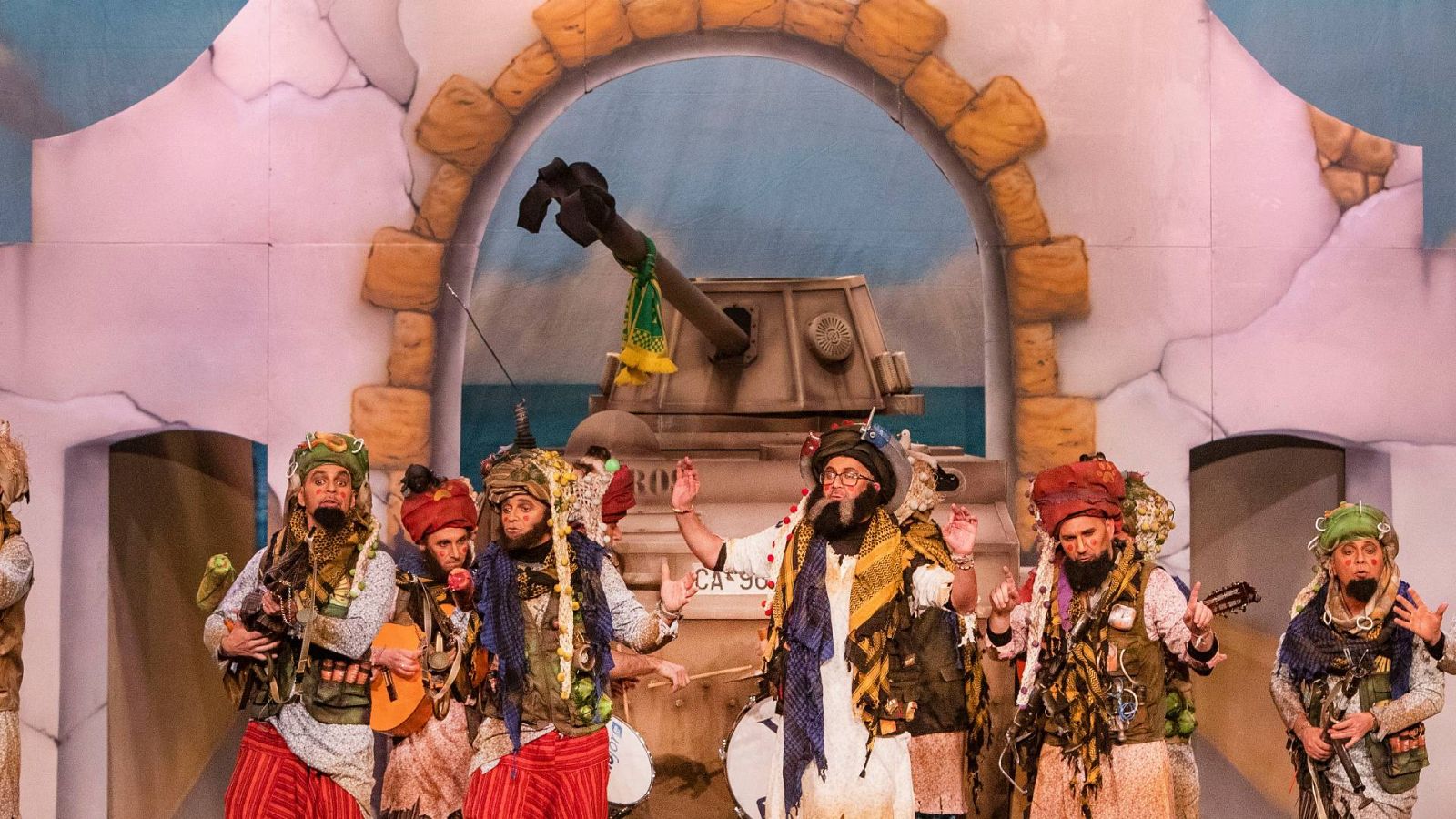 Carnaval de Cádiz: una chirigota de Santoña, la primera semifinalista 