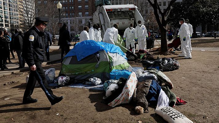 Desalojan a 70 personas que dormían en un campamento a 500 metros de la Casa Blanca