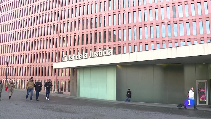 L'Informatiu - La vaga de lletrats paralitza 2.500 judicis a Catalunya