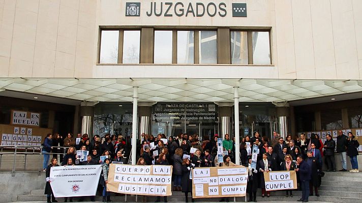 Informativo 24h - Justicia y los letrados en huelga no llegan a un acuerdo tras 15 horas reunidos