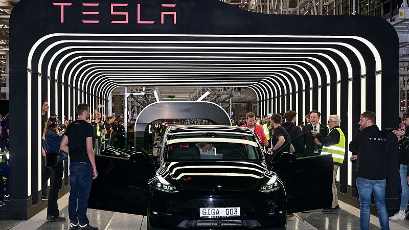 Tesla retira más de 350.000 vehículos en Estados Unidos por riesgos con el sistema de conducción autónoma