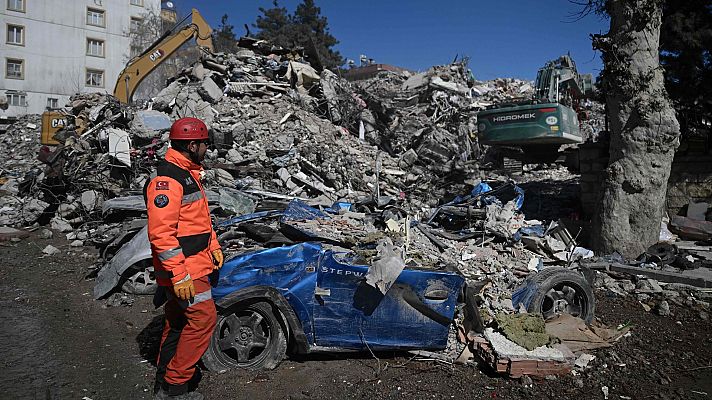 Telediario Fin de Semana - Sobrevivir bajo los escombros en el terremoto de Turquía