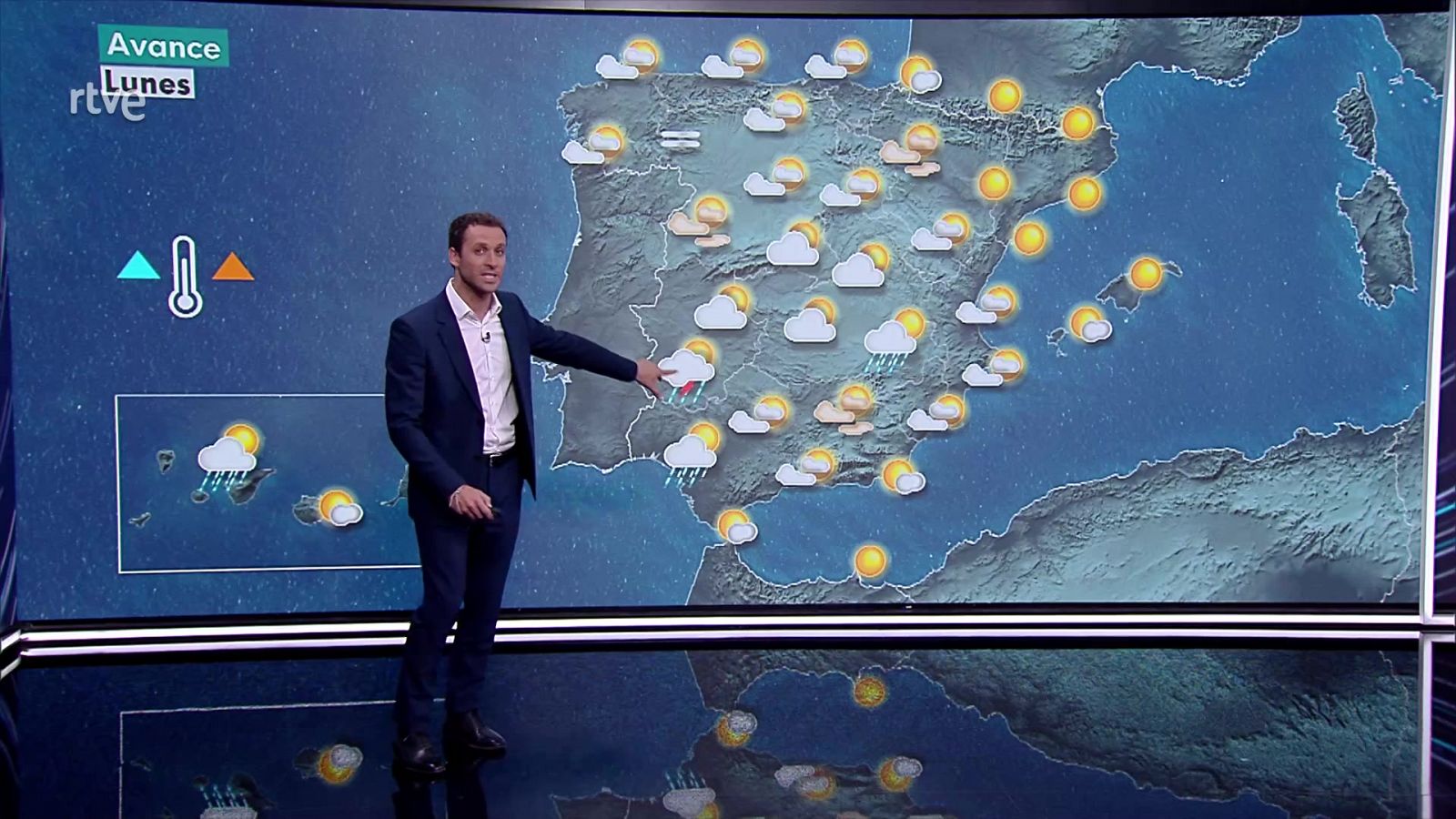 Levante fuerte con rachas muy fuertes en el Estrecho, Cádiz y Alborán. Heladas en la Ibérica de Zaragoza y en Parameras de Molina - ver ahora