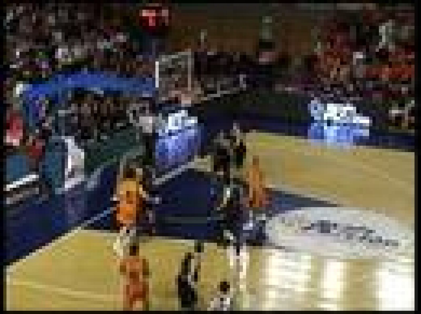 El conjunto fuenlabreño dio un paso de gigante en su lucha por la permanencia tras vencer al Bizkaia Bilbao Basket, al que aventaja en tres victorias más basket-average, tras una brillante segunda mitad.