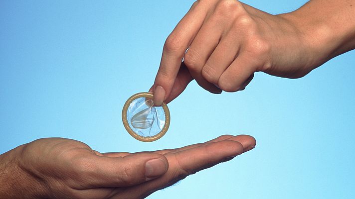 Telediario 1 - Menos del 50% de los jóvenes utiliza siempre preservativos