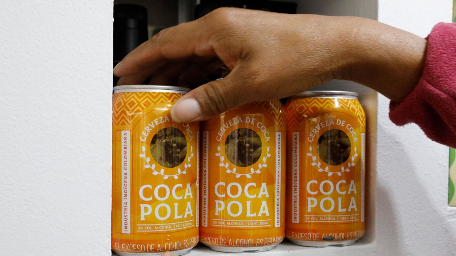 Una comunidad indígena saca al mercado una cerveza con hoja de coca | Ver