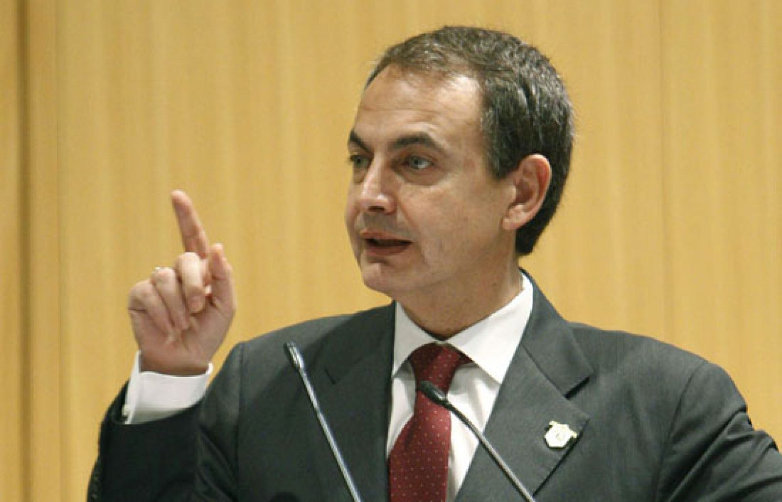 Zapatero pide a África más "contundencia" contra el terrorismo