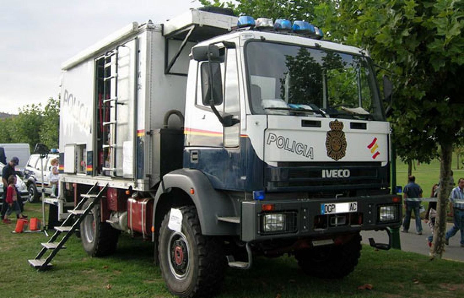 Dentro del Cuerpo Nacional de Policia hay grupos muy especializados.  Hemos estado con uno de ellos. Es el GOIT, el Grupo Operativo de Intervenciones Técnicas. Buscan estupefacientes, armas o dinero ocultos en escondrijos muy sofisticados. 31/01/10.