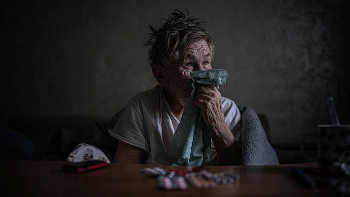 Telediario 1 - Los estragos de la soledad y la vejez en las mujeres supervivientes de Jersón: "No quiero seguir con esta vida"