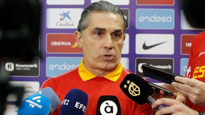 Scariolo: "Los jugadores están muy centrados en sus clubes, pero queremos honrar a la selección"