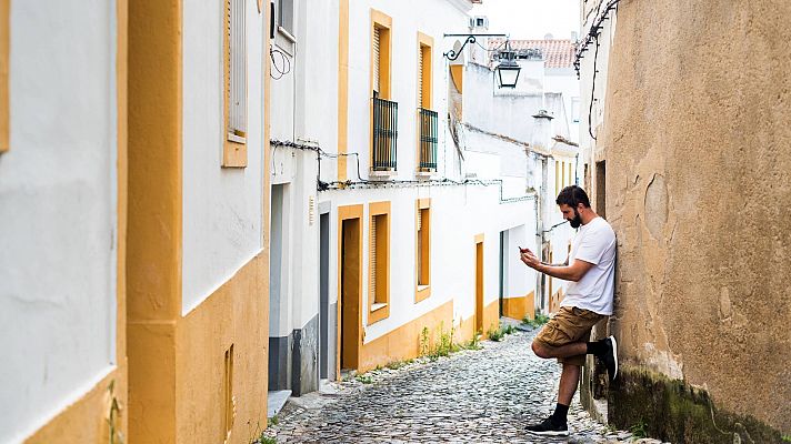 Telediario 1 - La España desconectada: más de 100 pueblos aún no tienen fibra óptica