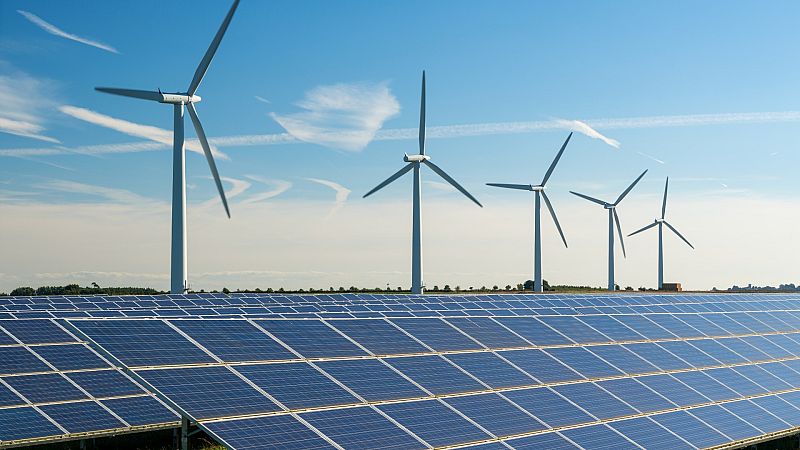 La Feria Internacional de Energía y Medio Ambiente 'Genera 2023' llega a Madrid con novedades de calado energético como tejas solares o paneles que pueden producir energía eléctrica y térmica al mismo tiempo.