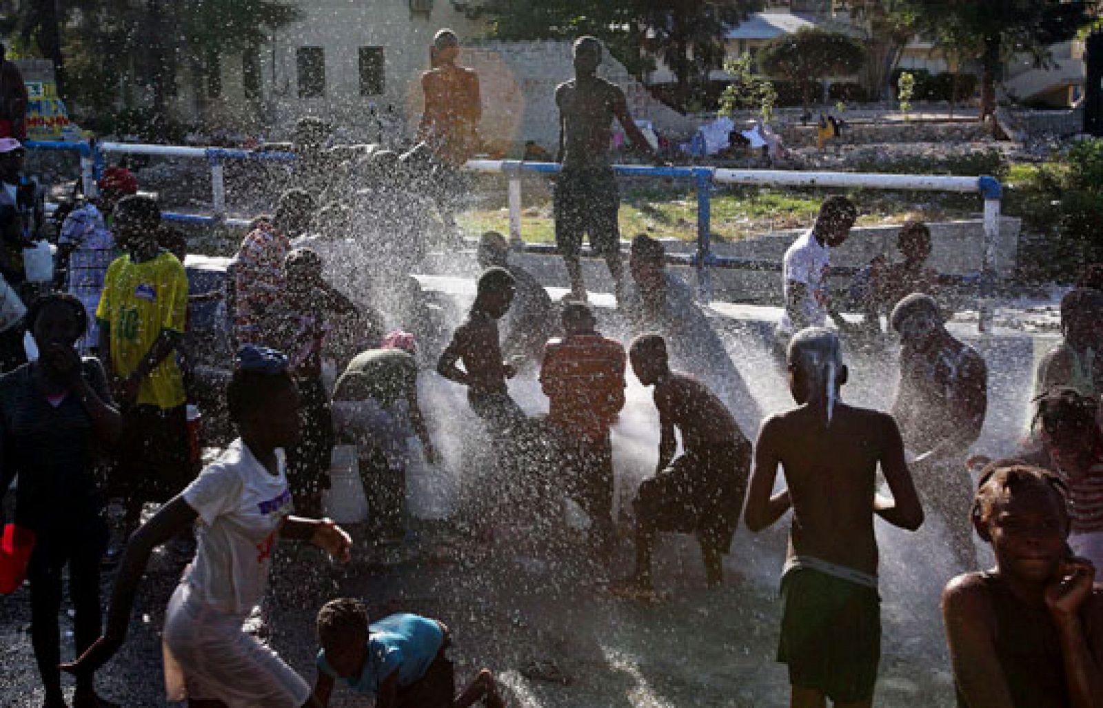 España combatirá el tráfico de niños en Haití | Ver