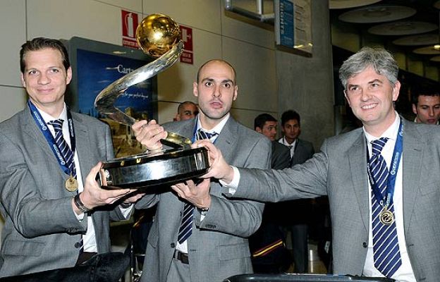  - Los campeones llegan a casa