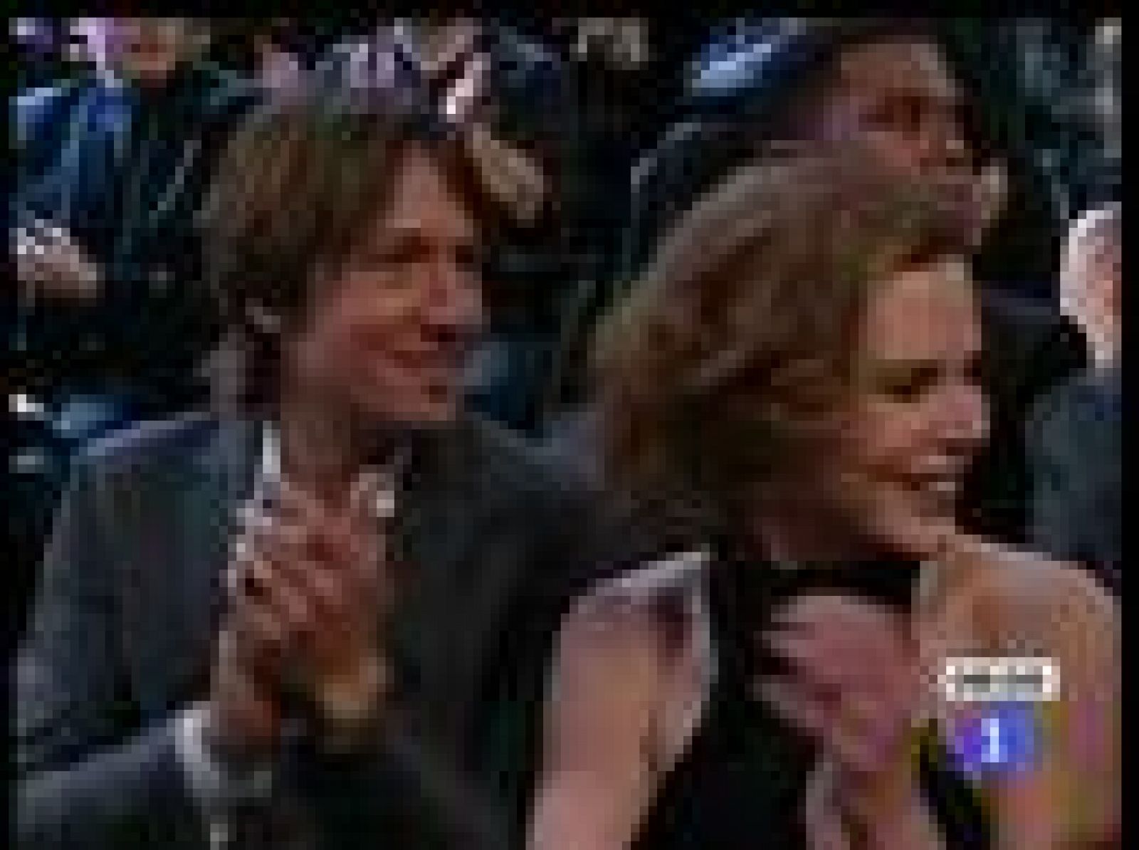 Beyoncé reina en los Grammy | Ver