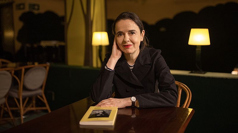 Volver a la vida con la literatura. Amélie Nothomb recupera la voz de su padre