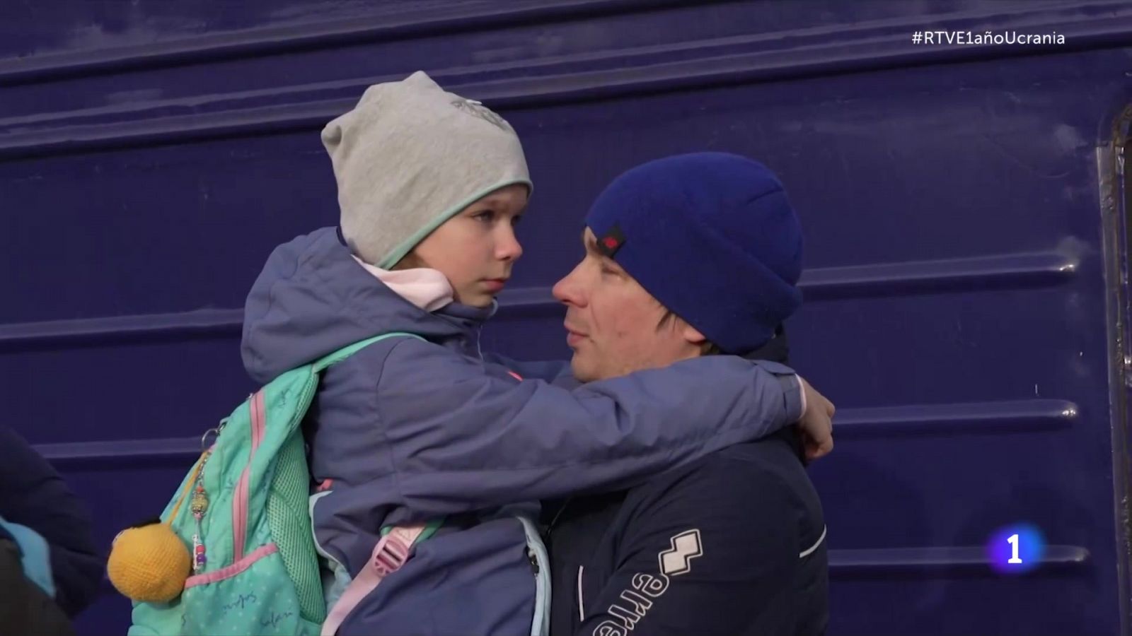 Los trenes, el símbolo de la desesperación de miles de ucranianos separados por la guerra | Ver