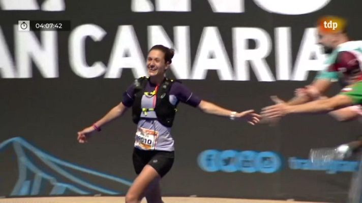 Carreras de montaña - Transgrancanaria. Prueba de maratón: llegada prueba femenina