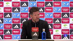 Simeone, molesto con el arbitraje del derbi: "Una vez más, no tenemos a favor estas jugadas"