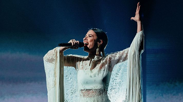 Blanca Paloma interpreta \"Eaea\" en la Primera Semifinal del Festival da Canção