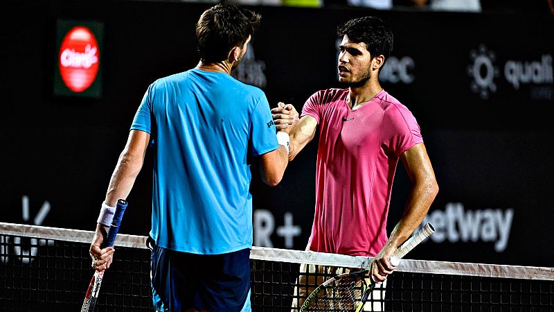 Tenis: Carlos Alcaraz se lesiona y pierde la final en Río de Janeiro ante Norrie