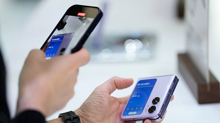 Móviles enrollables o más ligeros: así son las novedades que propone el Mobile