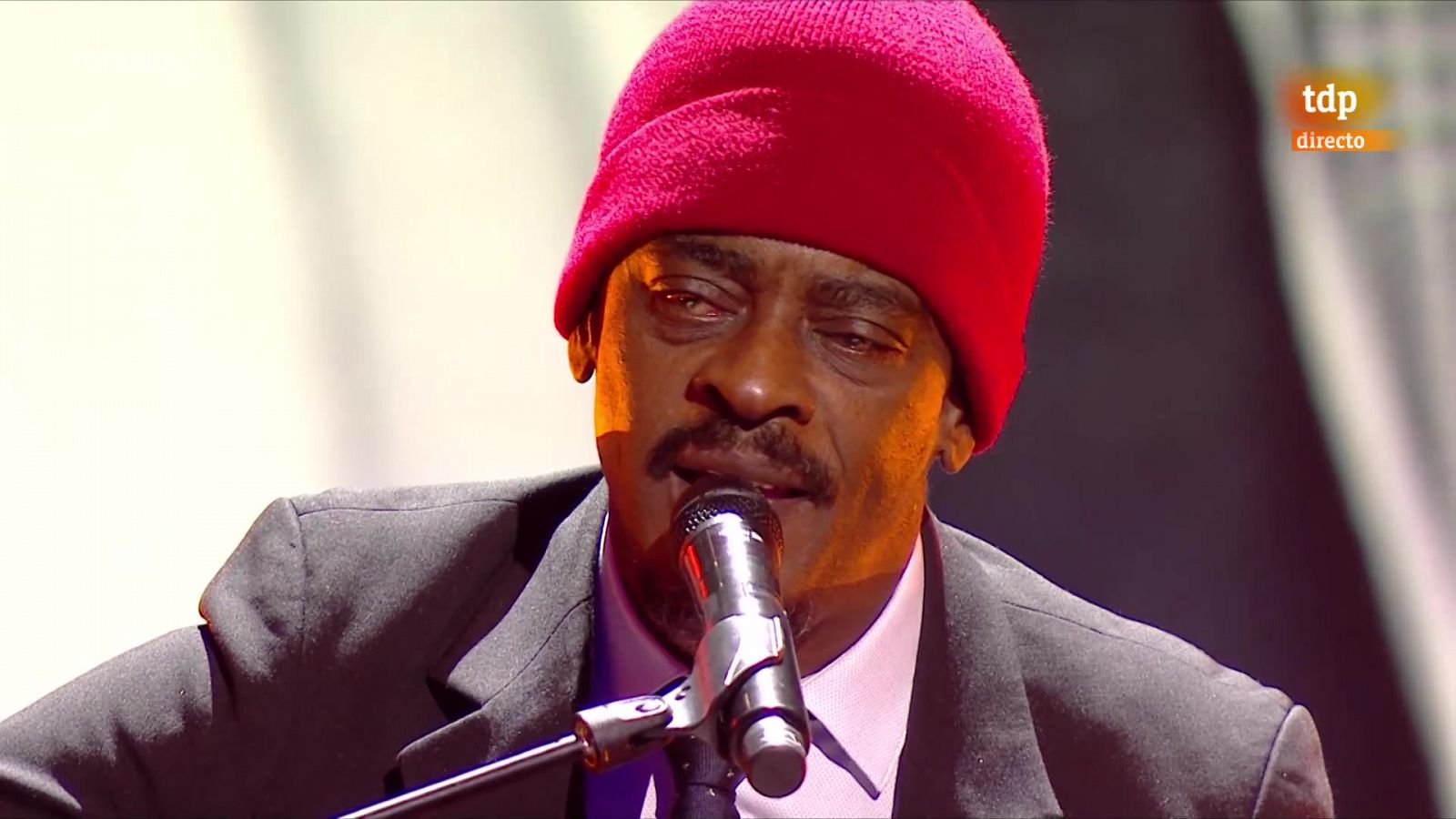 The Best 2023: Seu Jorge emociona a la viuda de Pelé