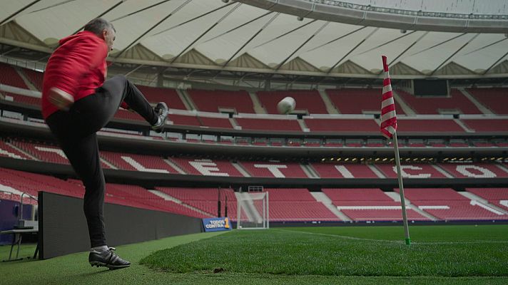 Todos contra 1 - Le proponemos a Milinko Pantic el reto de meter gol desde la
