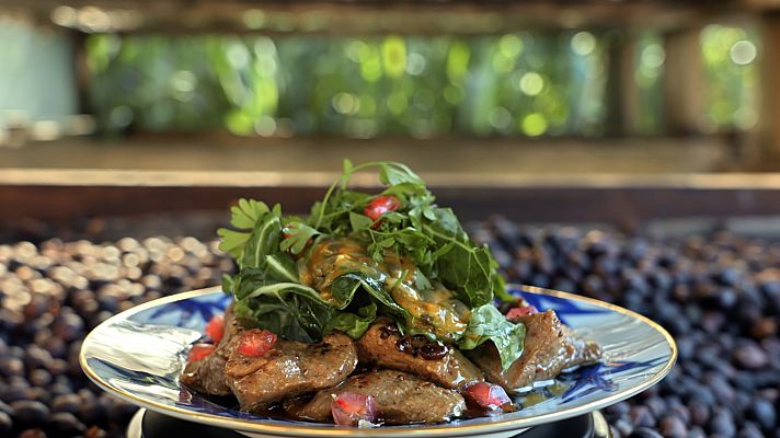 Cabrito al café con ensalada de la pasión