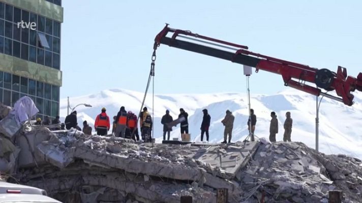 Aquí hay trabajo - Bomberos Unidos Sin Fronteras