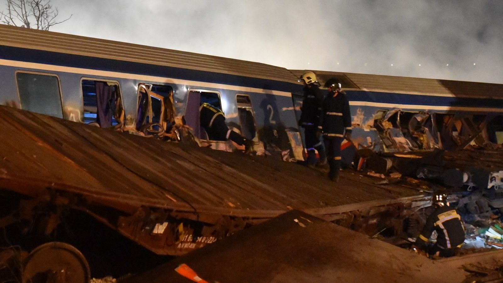 Al menos una treintena muertos y 85 heridos tras la colisión de dos trenes en Grecia