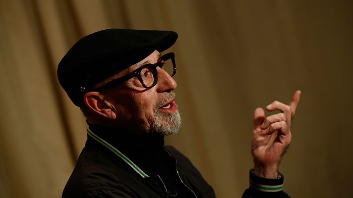 Flash Moda Monográficos - Alvarado: 40 años de alta/baja cultura/costura