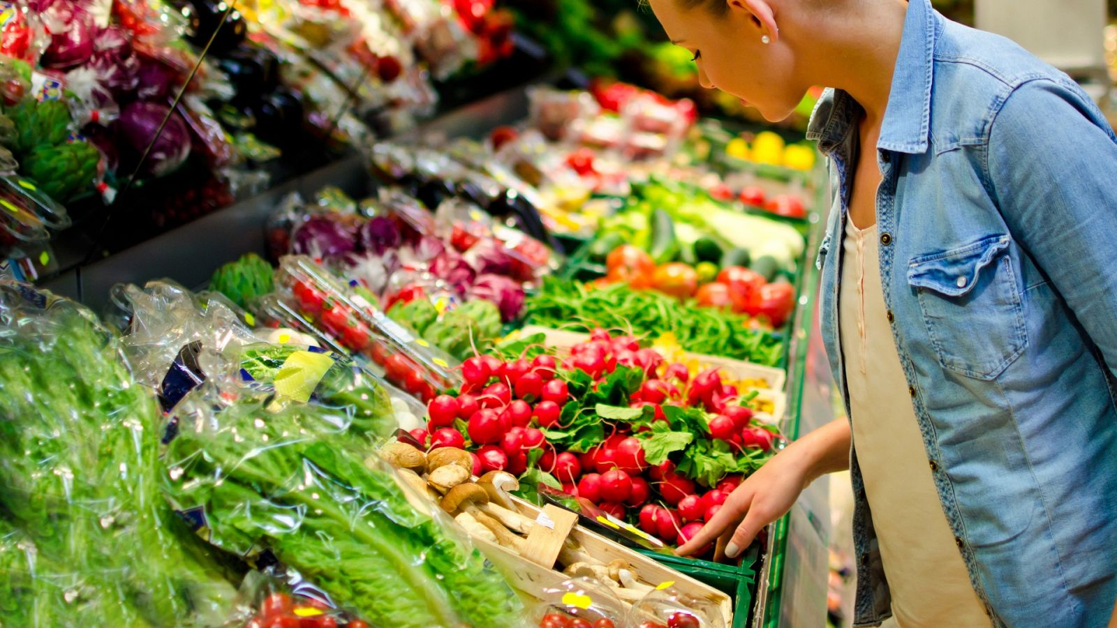 Productos más baratos en origen que multiplican su precio en los supermercados