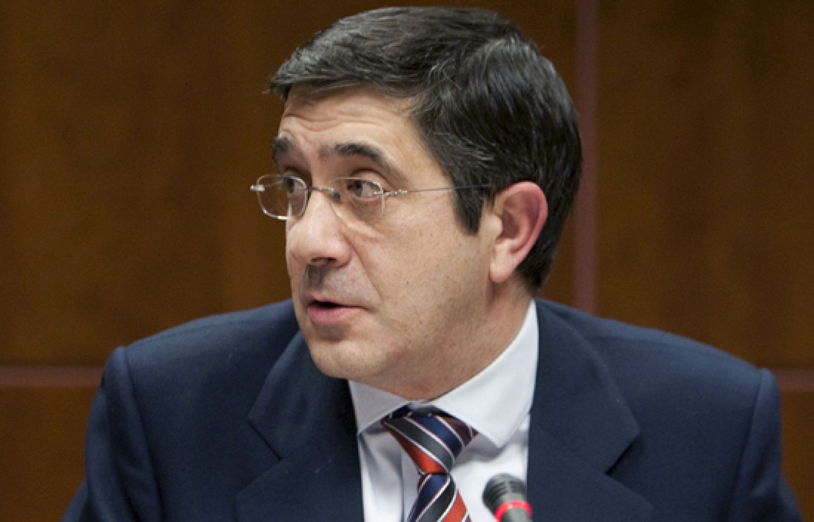 Y por qué no ve delito en las conversaciones que tuvieron en su día con Batasuna. 