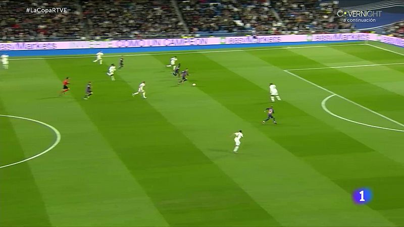 Real Madrid - Barcelona | Gol en propia puerta de Militao