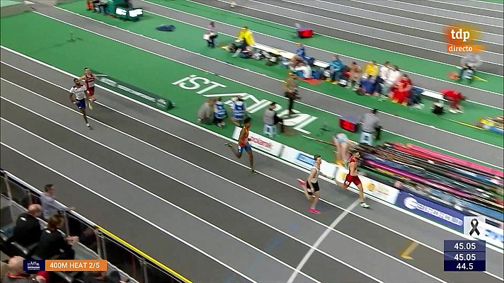 Iñaki Cañal sufre una luxación de hombro tras caerse en la llegada de su serie de 400m