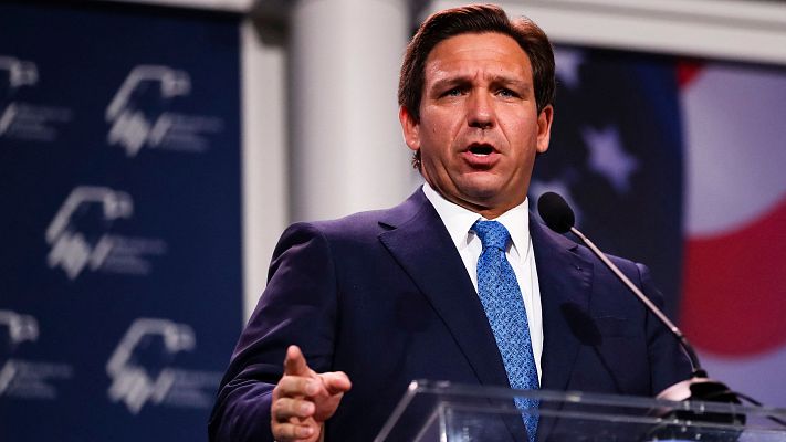 Telediario 2 - De Santis y la cultura 'woke', la cruzada del posible rival de Trump