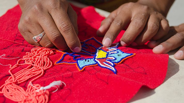 Telediario Fin de Semana - Tejer en prisión, una iniciativa para formar a las reclusas colombianas y reducir sus penas