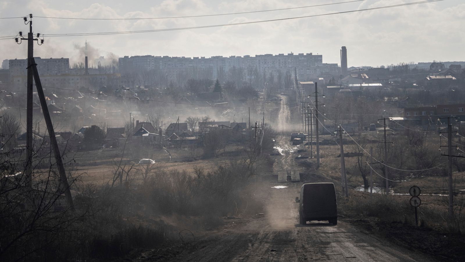 Ucrania baraja una retirada parcial en Bajmut